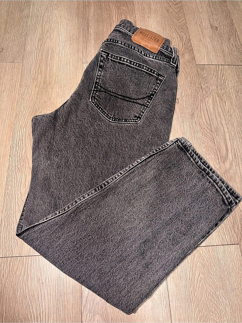 Hollister Loose Jeans Waist 30 Gray Like New